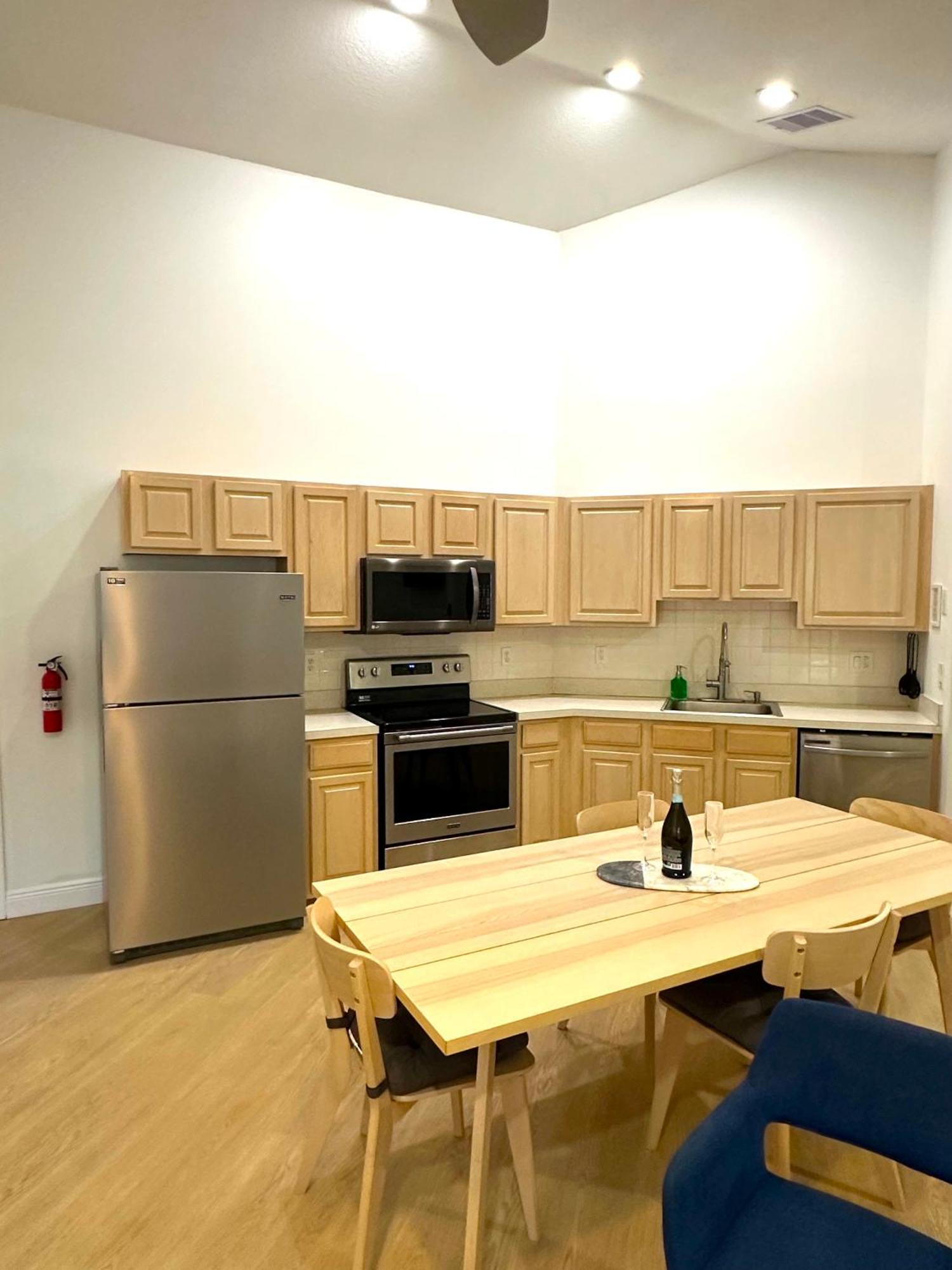 Albatross Condo In Pga Village, 2 Bedroom 1 Bath, A Side Carlton Exteriör bild