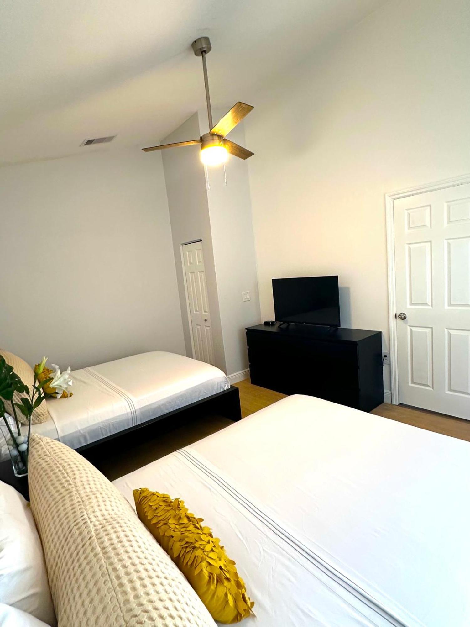 Albatross Condo In Pga Village, 2 Bedroom 1 Bath, A Side Carlton Exteriör bild